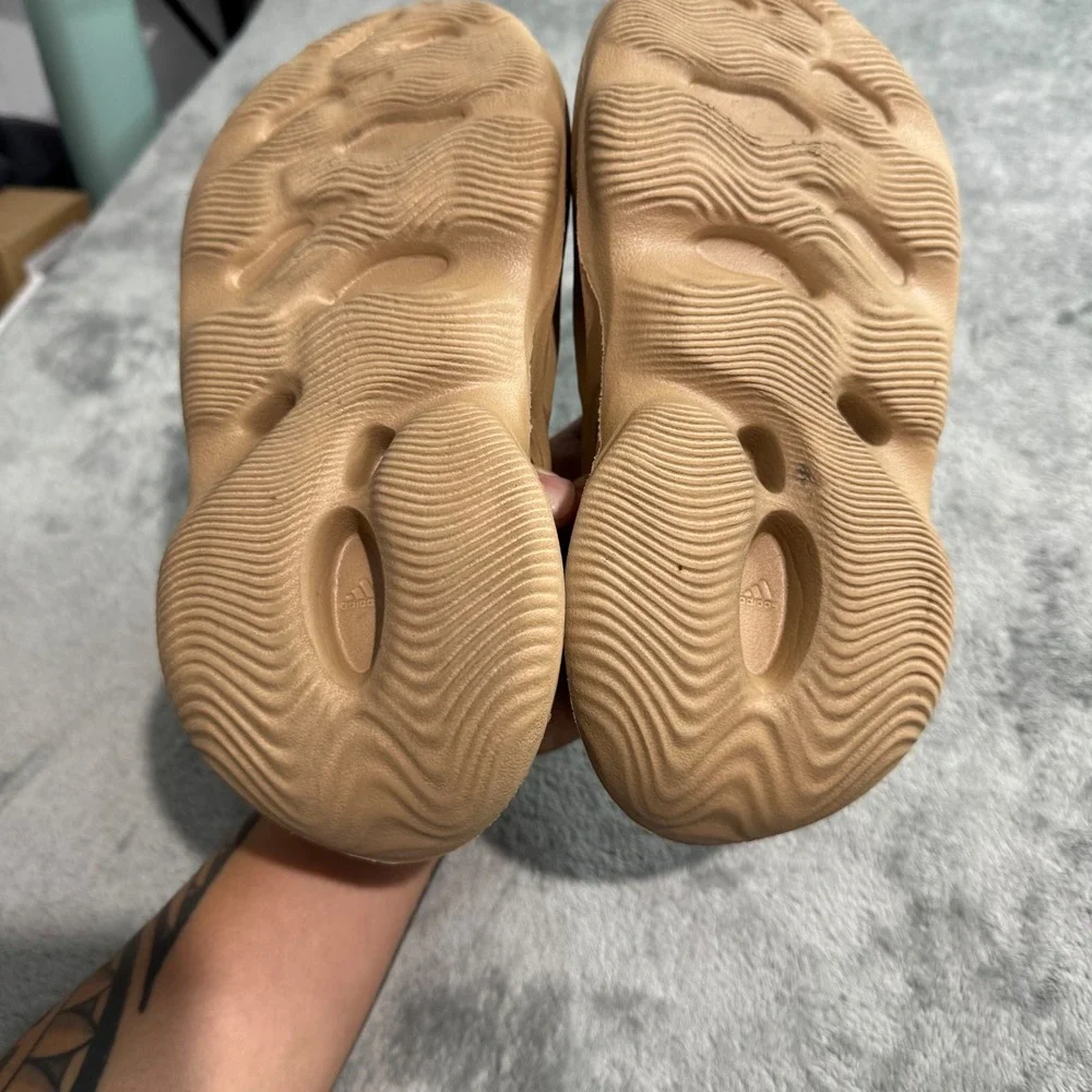 Adidas Yeezy Foam Runner Ochre GW3354 Kids 5Y Womens 6.5 Tan Slip On Sneakers